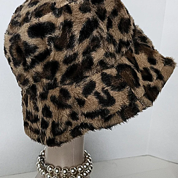 Stylish Beloved Millinery Brown Black Leopard Print Faux Fur Hat NWT House Of Harlow Leopard Print Faux Fur | Mercari main image 2